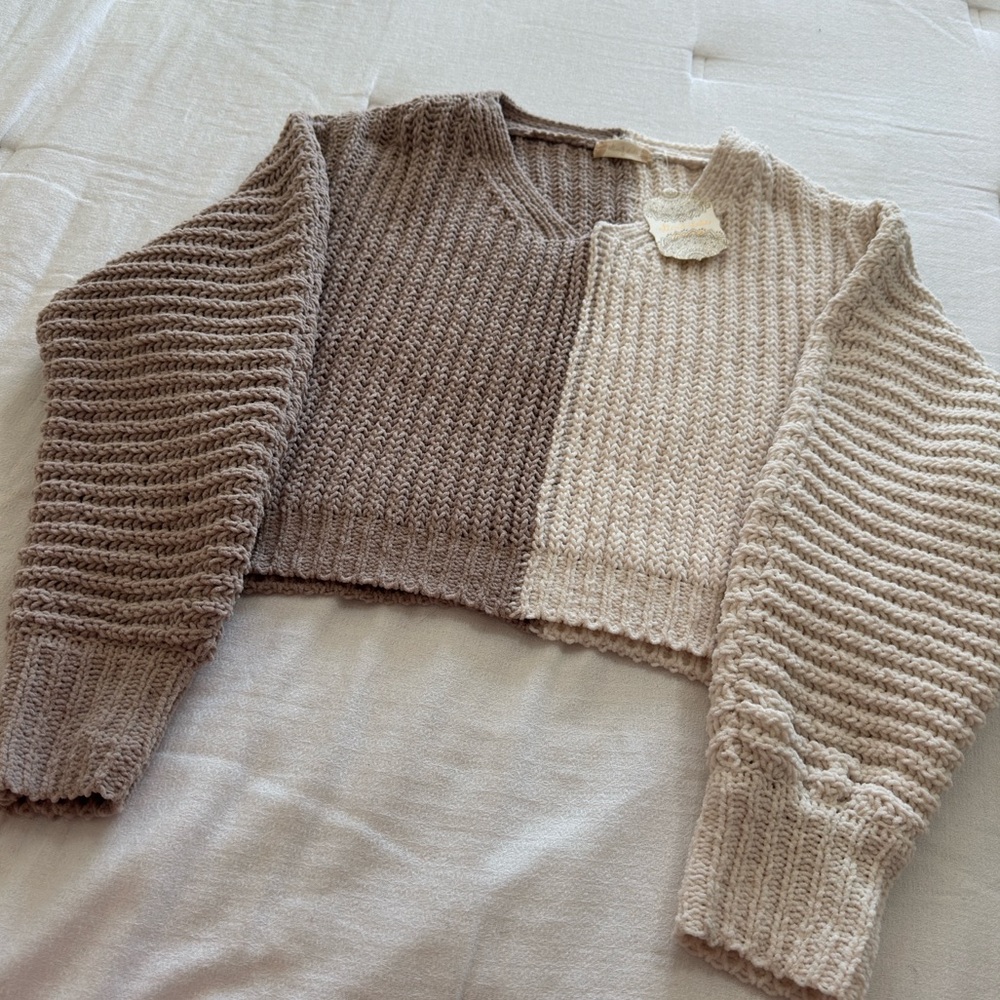 NWT Altar’d State Celeste Colorblock Sweater- Size Medium - Picture 2 of 4